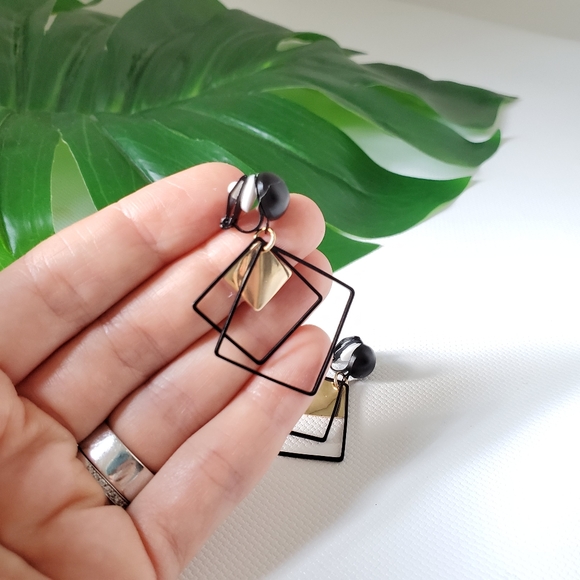 Clip On Dangling Lightweight Earrings - Picture 3 of 4